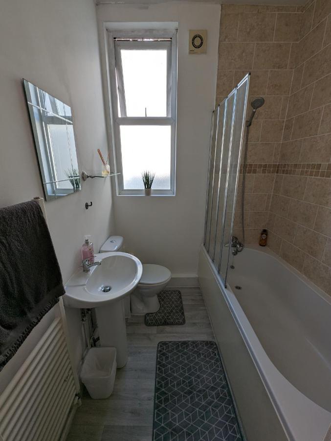 1 Bedroom Flat In Gravesend Esterno foto